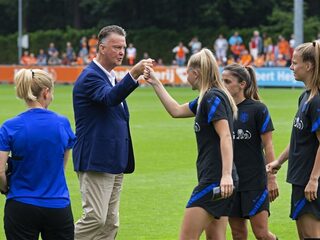 Louis van Gaal haalt uit naar Oranje: "Veredeld stelletje sterren"