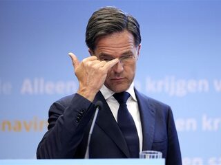 Rutte biedt zijn excuses aan voor te snelle versoepelingen