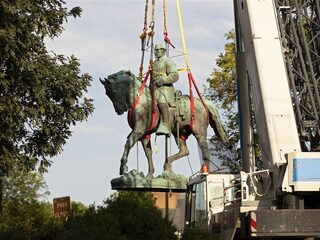 Amerikaanse stad Charlottesville haalt standbeelden van omstreden generaals weg