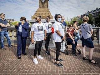 Zoon Peter R. de Vries over enorme opkomst bij uitvaart: "Dit raakt ons enorm"
