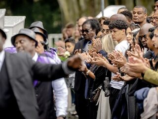 Groots afscheid in IJsselstein voor broers Noah (16) en Isay (18) Gesser