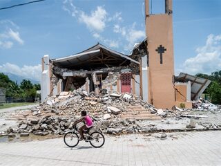 Isnada vertelt over de heftige aardbeving in Haïti: ''Hulp van buitenaf is hard nodig''