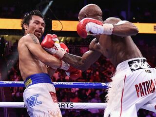 Bokslegende Manny Pacquiao verliest wereldtitelgevecht tijdens langverwachte rentree