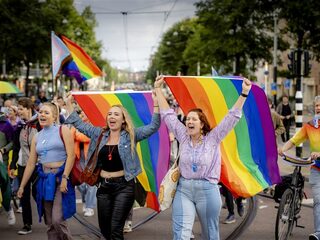 Lhbtqi-scholieren worden vaker gepest door leraren dan hetero-scholieren