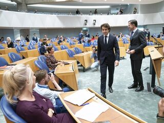 Tweede Kamer wil leenstelsel snel afschaffen en vervangen door basisbeurs