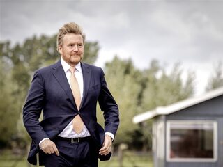 Koning Willem-Alexander in gesprek met gedupeerde ouders van toeslagenaffaire