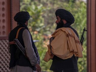 Afghaanse tolken die voor Nederland werkten, gedaagd voor rechtbank door Taliban