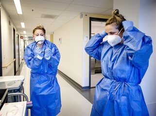 Ziekenhuizen vrezen overbelasting zorg en pleiten voor meer coronamaatregelen