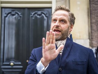 Kabinet vervroegt coronapersconferentie, mogelijk nieuwe maatregelen na spoedadvies OMT