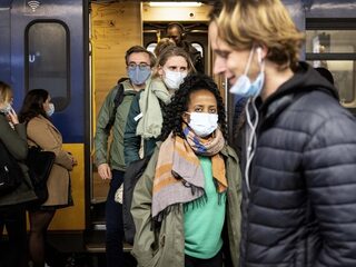 Kabinet schaft laatste verplichte coronaregels ook af