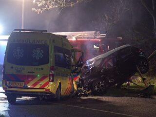 Drie jongens (15 en 16) overleden na botsing tussen ambulance en auto