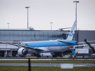 RIVM: 13 passagiers van KLM-vluchten uit Zuid-Afrika besmet met omicron-variant