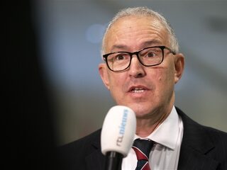 Aboutaleb wil alle fruitladingen uit Zuid-Amerika controleren op drugs
