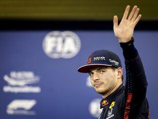 Max Verstappen pakt pole position voor beslissende race van morgen