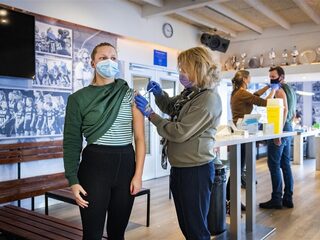 Meer dan 17.000 meldingen van menstruatieproblemen na coronaprik