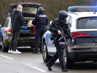 Duitse politie arresteert verdachten van doodschieten agenten tijdens verkeerscontrole