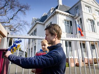 Nederland zet 17 Russische diplomaten uit vanwege spionage