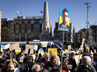 Dam stroomt wederom vol met actievoerders voor Oekraïne