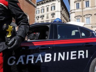 Italiaanse politie op zoek naar Nederlander (21) die vader en vriend heeft doodgestoken