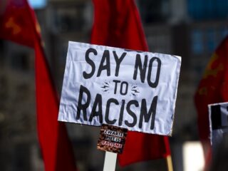 Geen antidiscriminatiebeleid in meeste gemeenten: "Om je kapot te schamen"