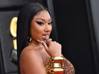 Tory Lanez bood Megan Thee Stallion miljoen dollar aan nadat hij op haar schoot