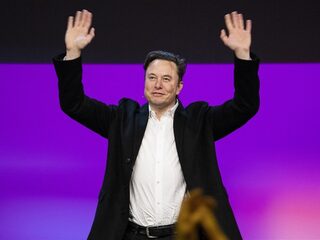 Elon Musk krijgt mogelijk bonus van 23 miljard na goede resultaten Tesla