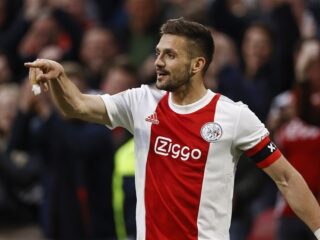 Dušan Tadić weert zich tegen gewelddadige overvallers