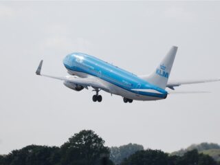 Man overleden op vlucht KLM tussen Paramaribo en Amsterdam