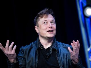 Stewardess SpaceX beschuldigt Elon Musk van seksueel grensoverschrijdend gedrag