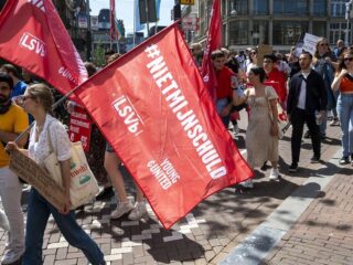 Goed nieuws: de basisbeurs voor studenten komt definitief terug