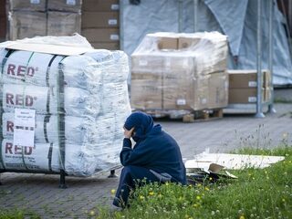 Dertig asielzoekers sliepen vannacht buiten in Ter Apel