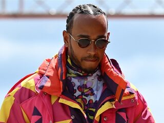 Hamilton wil geen podium meer voor 'ouderwetse stemmen' na racisme-rel