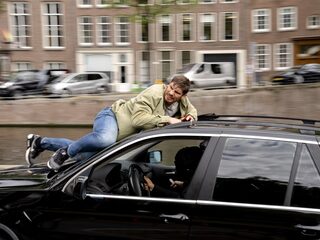 Rico Verhoeven aan het draaien in Amsterdam voor eerste hoofdrol in actiefilm