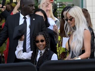 North West is liever bij Kanye dan bij Kim: "Hij heeft het allemaal op een rijtje"
