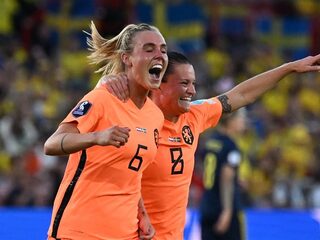 Oranje Leeuwinnen beginnen EK met gelijkspel tegen Zweden