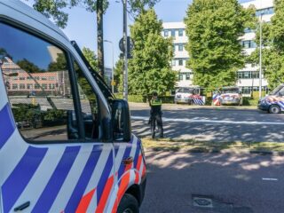 Vrouw overleden na steekpartij in Haarlem, man aangehouden