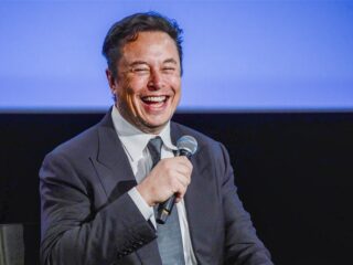 Elon Musk klaagt student aan voor volgen privévliegtuig