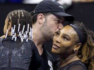 Man van Serena Williams verdedigt haar Super Bowl-optreden: "Groter dan muziek"