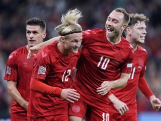 Shirtsponsor Denemarken maakt in Qatar statement met 'onzichtbare shirts'