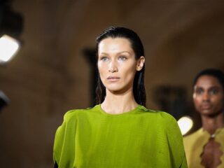 Bella Hadid deelt openhartige gezondheidsupdate: ''Dit heeft me gemaakt tot wie ik ben''