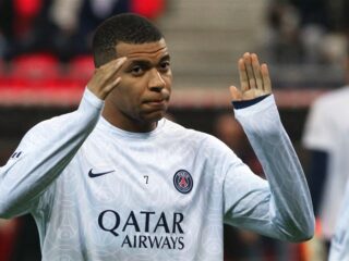 Mbappé is boos op PSG en wil club in januari verlaten