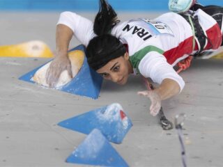 Ouderlijk huis van Iraanse klimster zonder hoofddoek verwoest