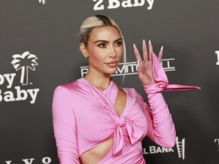 Kim Kardashian te gast in Carpool Karaoke met James Corden