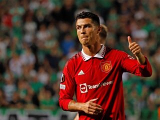 Ronaldo per direct weg bij Manchester United na vernietigend interview