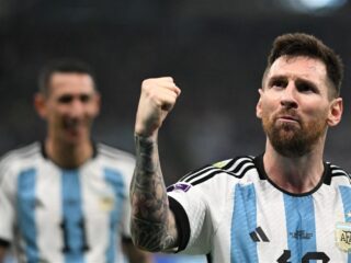 Lionel Messi helpt Argentinië naar belangrijke WK-zege op Mexico
