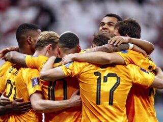 Nederland groepswinnaar na eenvoudige zege op Qatar