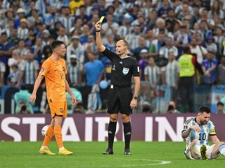 Scheidsrechter Nederland-Argentinië naar huis gestuurd door FIFA