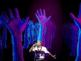 Chris Brown en crew aangeklaagd wegens mishandeling concertgangers: "Bruut in elkaar geslagen"