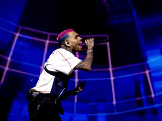 Chris Brown is vrijgelaten op borgtocht: fans hopen dat tour in Amsterdam doorgaat