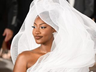 Eindelijk: Tems kondigt na jarenlang teasen releasedatum aan van debuutalbum